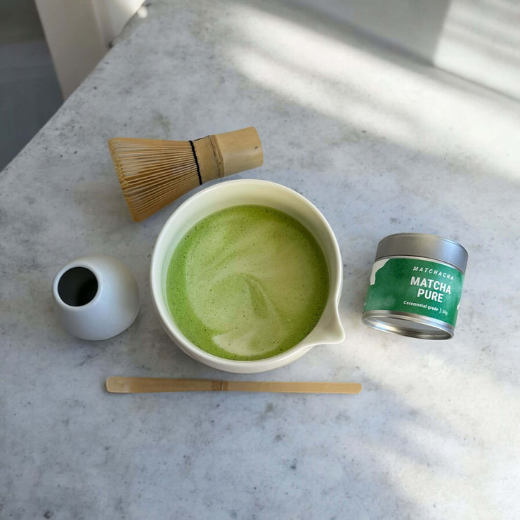 Matcha sæt inkl. lys skål med hældetud (30g Matcha og al tilbehør)