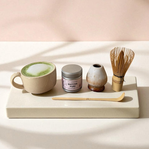 Matcha sæt med håndlavet keramikkop (matcha, kop, piskeris, ske og holder)